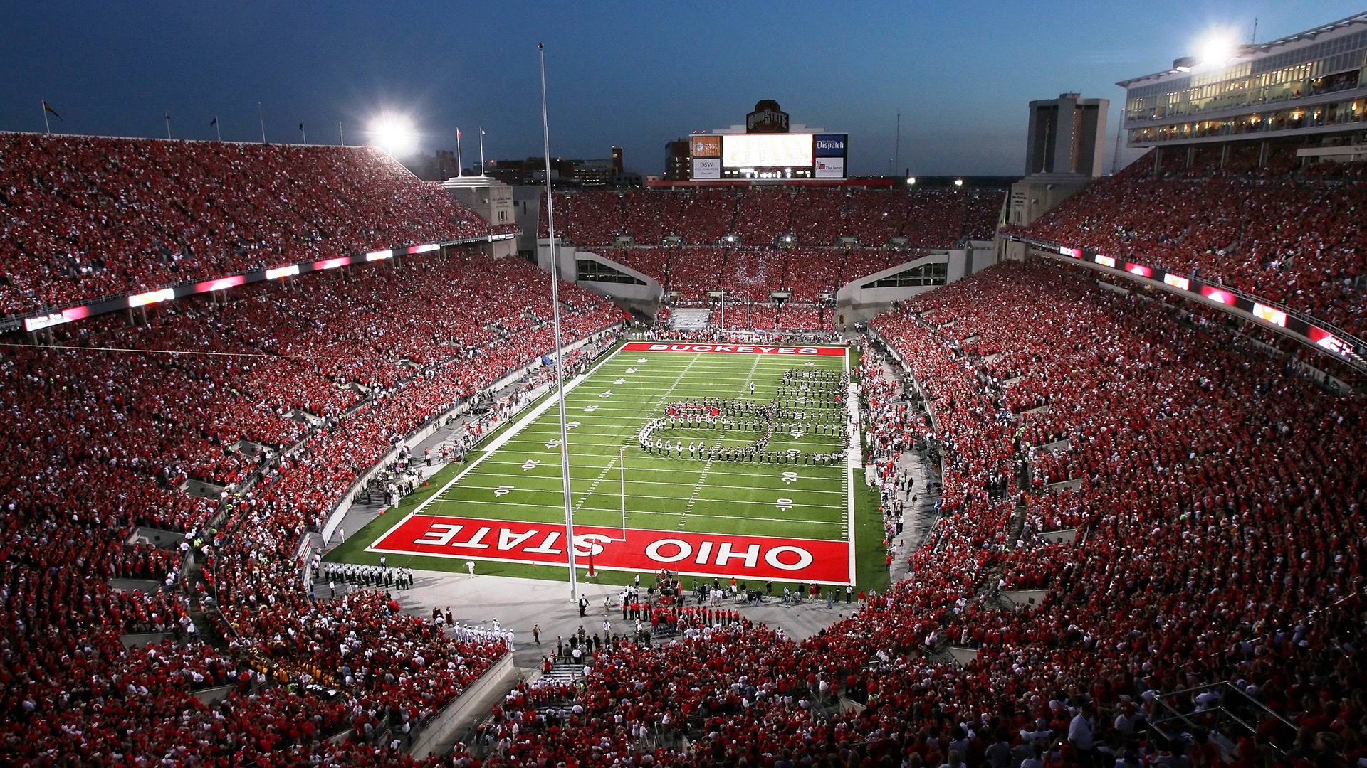 九游APP官网-湖人在季后赛中发挥出色，詹姆斯全场砍下50分，引爆全场！，湖人季后赛詹姆斯数据