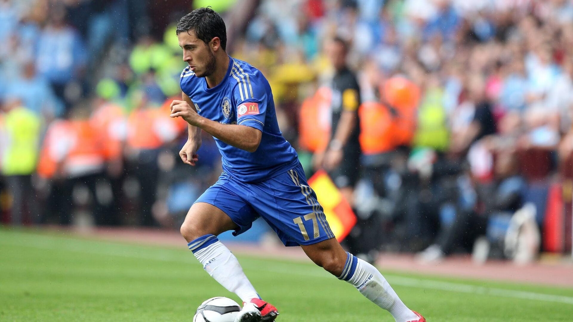 Jiu You-瑞士马术协会授予皮乌斯·施维泽“年度最佳障碍赛骑手”称号。